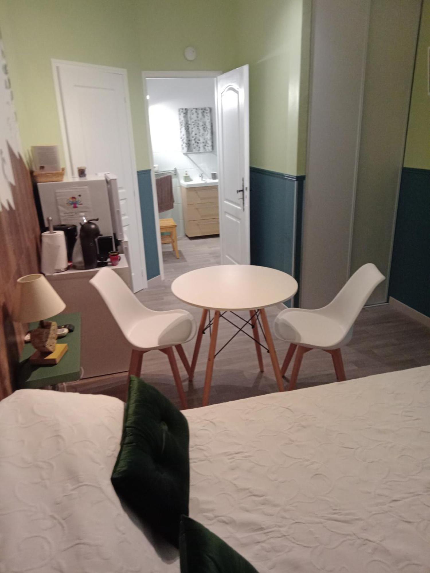 Chez Lulu Hotel Saint-Saturnin-les-Apt Luaran gambar